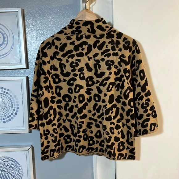 Kim Rogers Womens Two Button Detail Leopard Print Sweater Petite Size PM - Picture 2 of 4